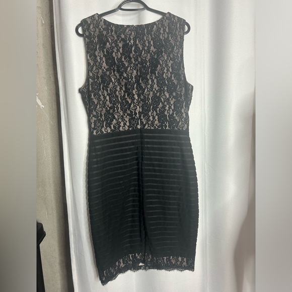 JAX lace combo dress - Picture 9 of 9